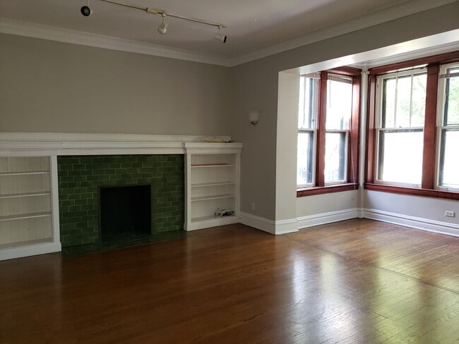 Building Photo - 6325 N Magnolia Ave