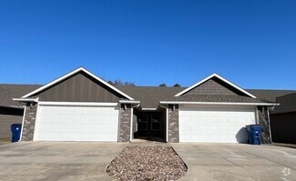 Building Photo - 5326 Hillside136