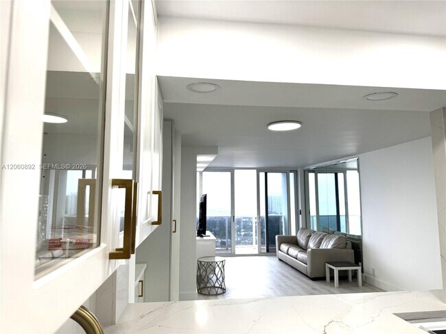 Foto del edificio - 3140 S Ocean Dr