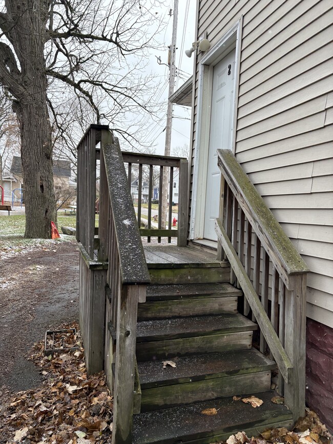 Building Photo - 151 Garden St