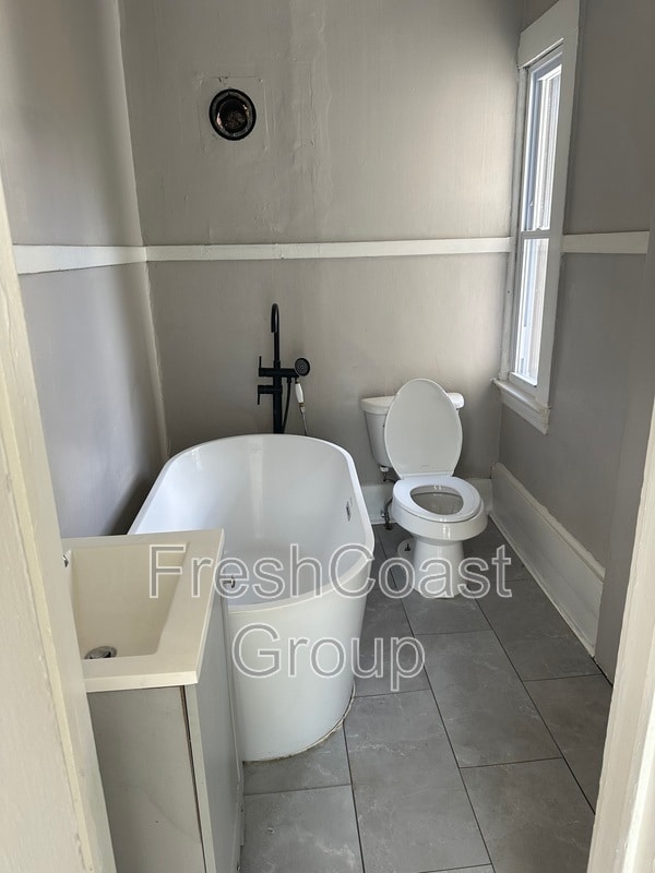 Foto del edificio - 5940 Engel Ave