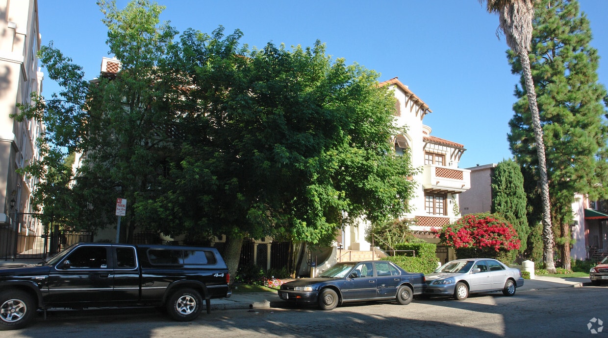 Building Photo - 4243 Mary Ellen Ave