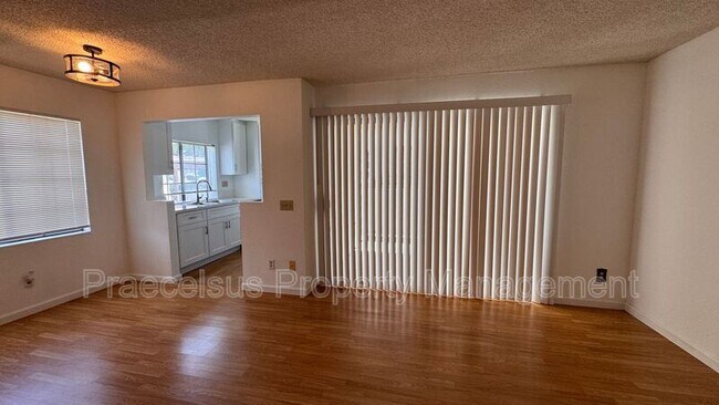 Foto del edificio - 10935 Summerdale Way