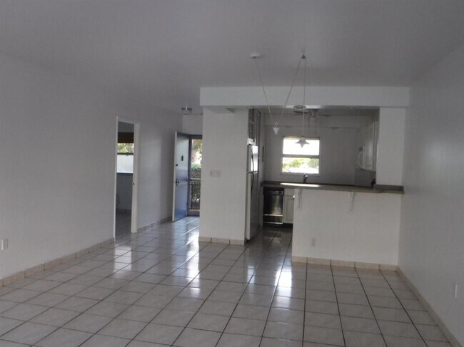 Foto del edificio - 2601 S Roosevelt Blvd