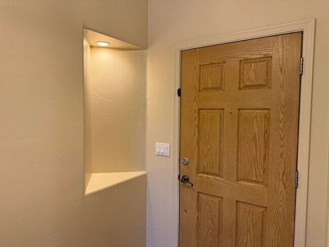 Building Photo - 10454 E Ravenswood St