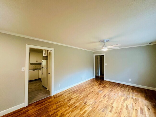 Foto del edificio - HINTON AVENUE - 4 Bedroom - Perfect for UN...
