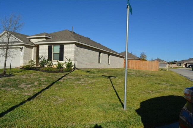 Building Photo - 3610 Sandy Feather Ln