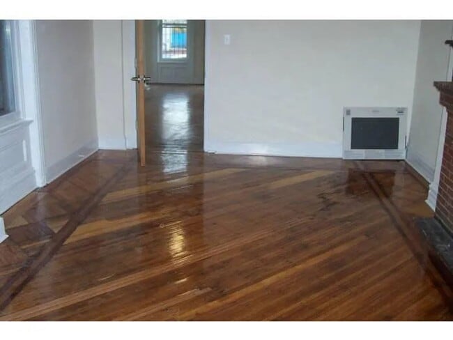 Foto del edificio - 1733 W Montgomery Ave
