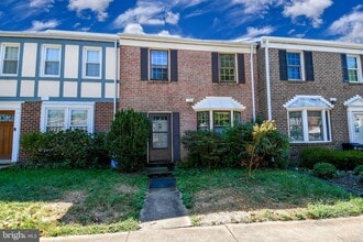 Building Photo - 9619 Nonquitt Dr