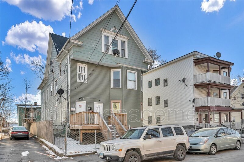 28 Walnut Ave, Waterbury, CT 06704 Condo for Rent in Waterbury, CT