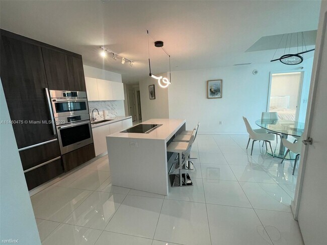 Building Photo - 2 br, 3 bath Condo - 851 NE 1st Ave Unit 2209