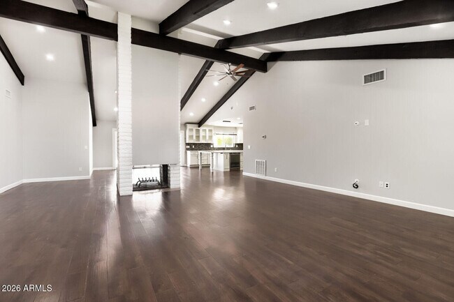 Foto del edificio - 9801 N 74th Pl