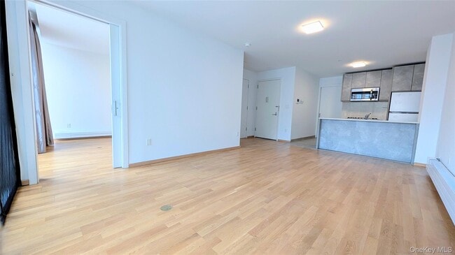 Building Photo - 23-09 Broadway