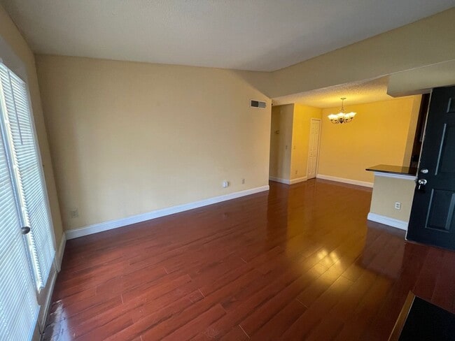 Building Photo - 2550 N Alafaya Trail
