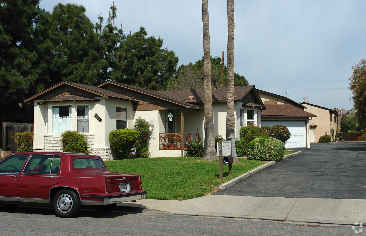 Primary Photo - 2477 Elden Ave