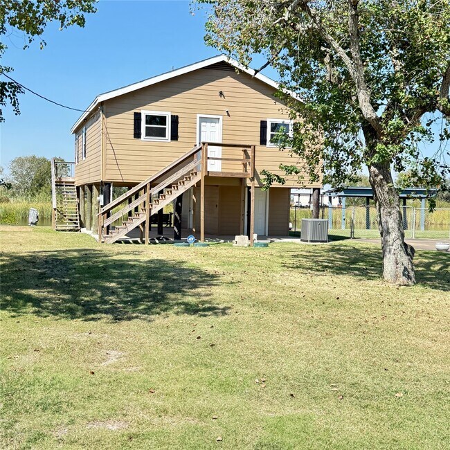 Foto del edificio - 143 Bastrop Bayou Dr