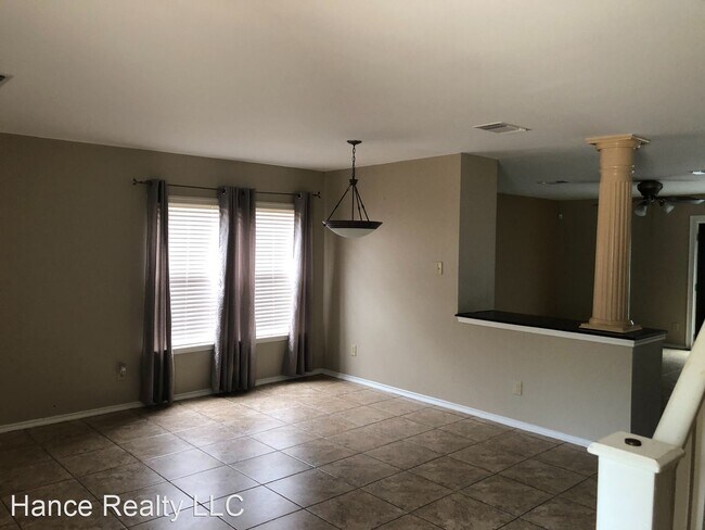 Building Photo - 4 br, 2.5 bath House - 1607 Pinetum Dr