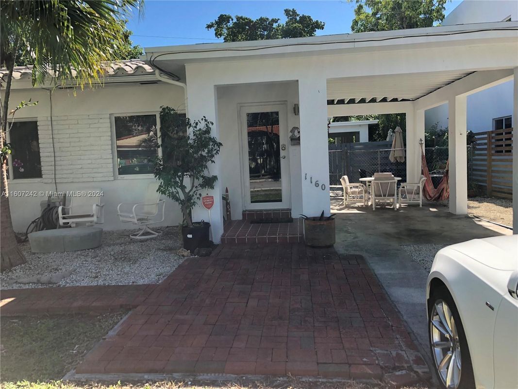 Foto principal - 1160 SW 22nd Terrace