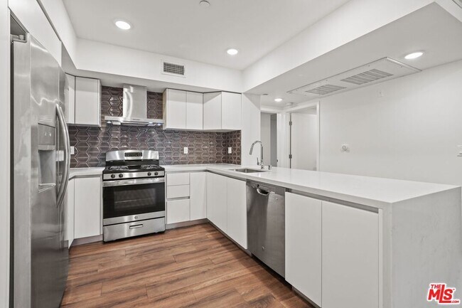 Foto del edificio - 1223 Wellesley Ave