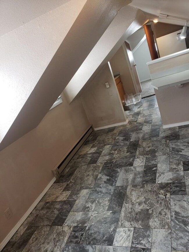 Building Photo - 638 Miles Ave