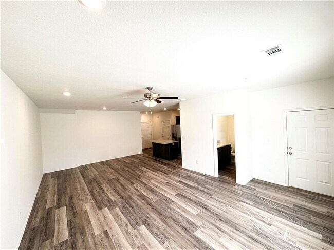 Building Photo - 801 S Amarillo Ave