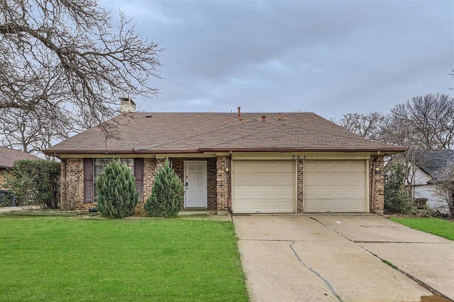 Primary Photo - 701 Dickey Drive
