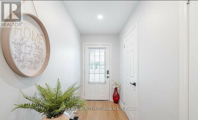 Building Photo - 219 Templewood Dr
