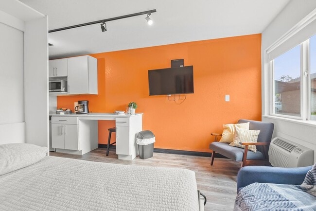 Interior Photo - 228 Spaces - Furnished Micro-Living Apartm...