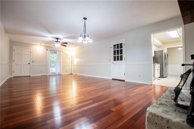 Building Photo - 1499 Stonington Ct