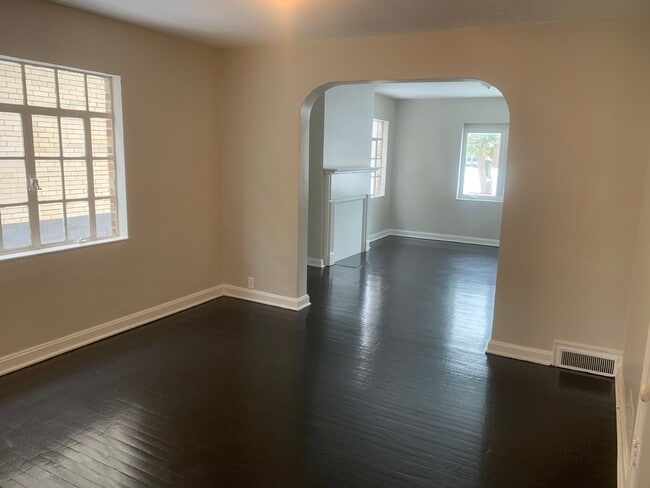 Building Photo - 1466 Forest St