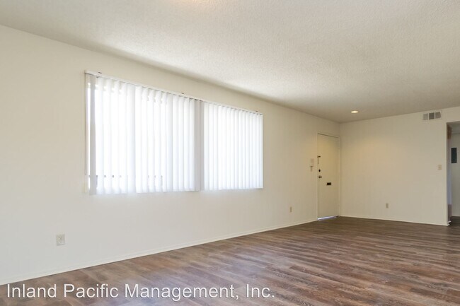 Building Photo - 1647 W 147th St