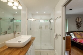 Building Photo - 10631 Del Monte Dr