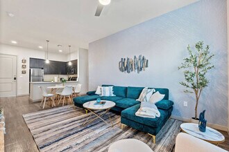 Building Photo - 500 W Broadway Rd