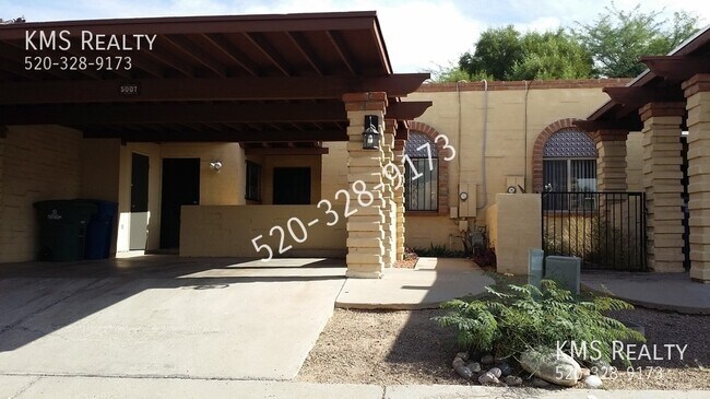 Building Photo - 2 Bedrooms 2 Baths Townhouse - 5007 S Gran...