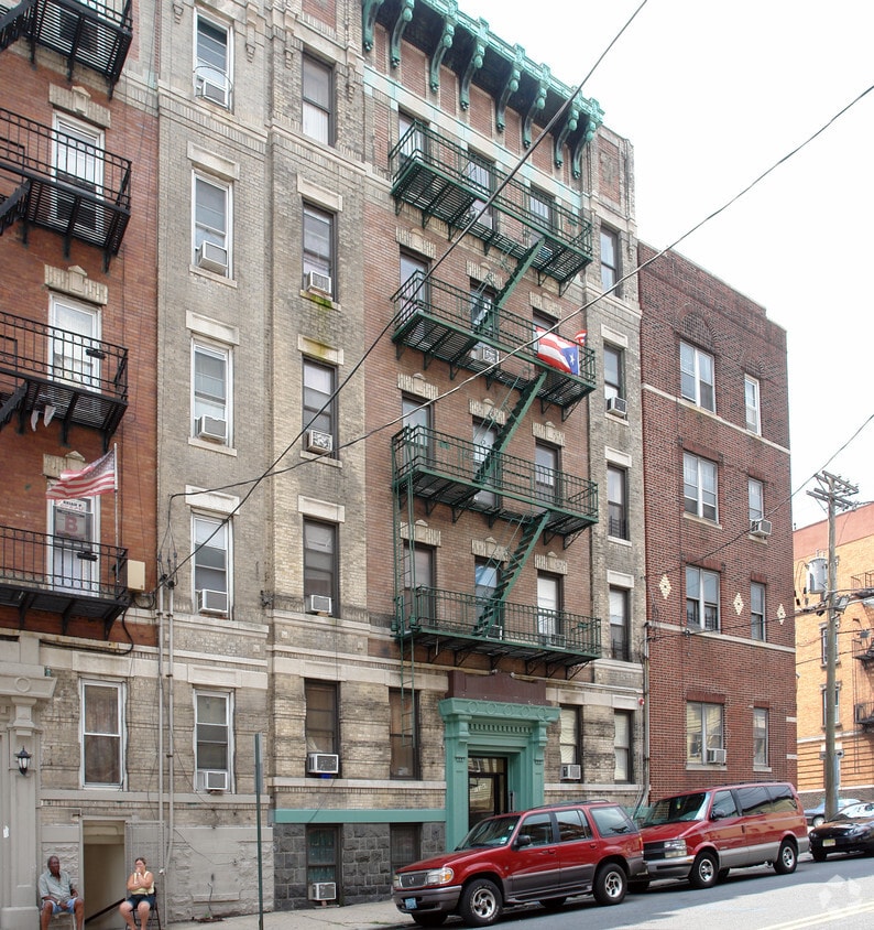 153 49th St, Union City, NJ 07087 Apartments Union City, NJ