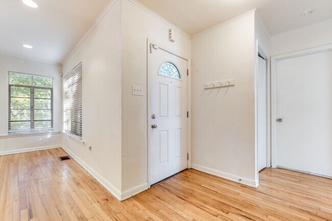 Foto del edificio - 3-BEDROOM HOME IN FANTASTIC ALAMO HEIGHTS ...