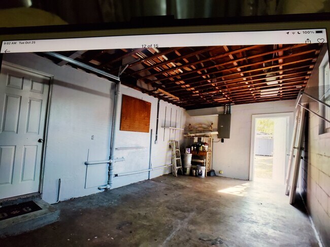 Garage - 8769 70th St N