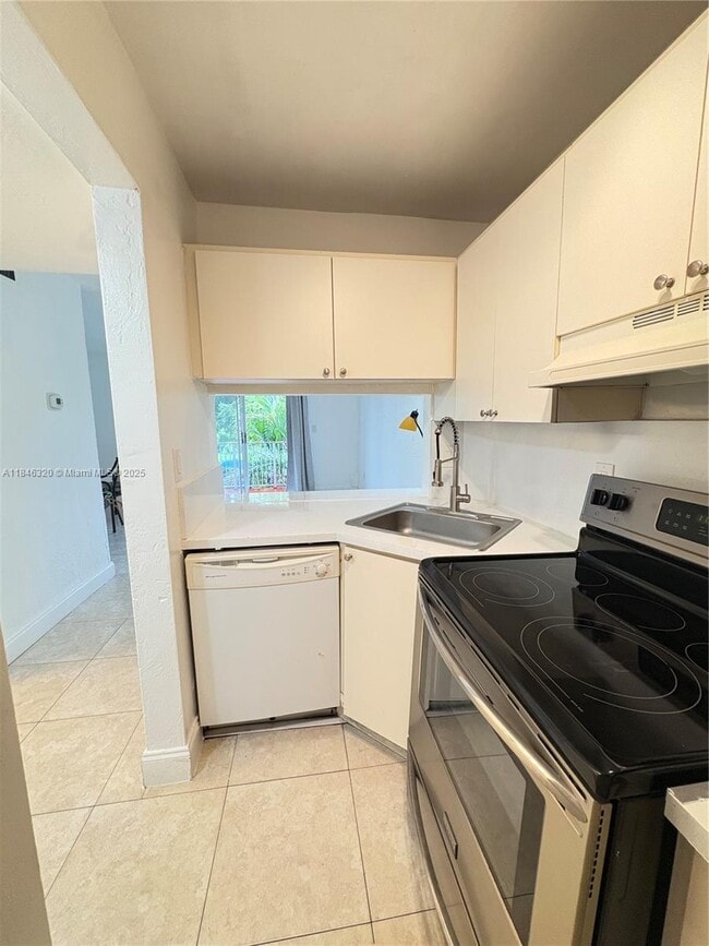 Foto del edificio - 7403 SW 82nd St