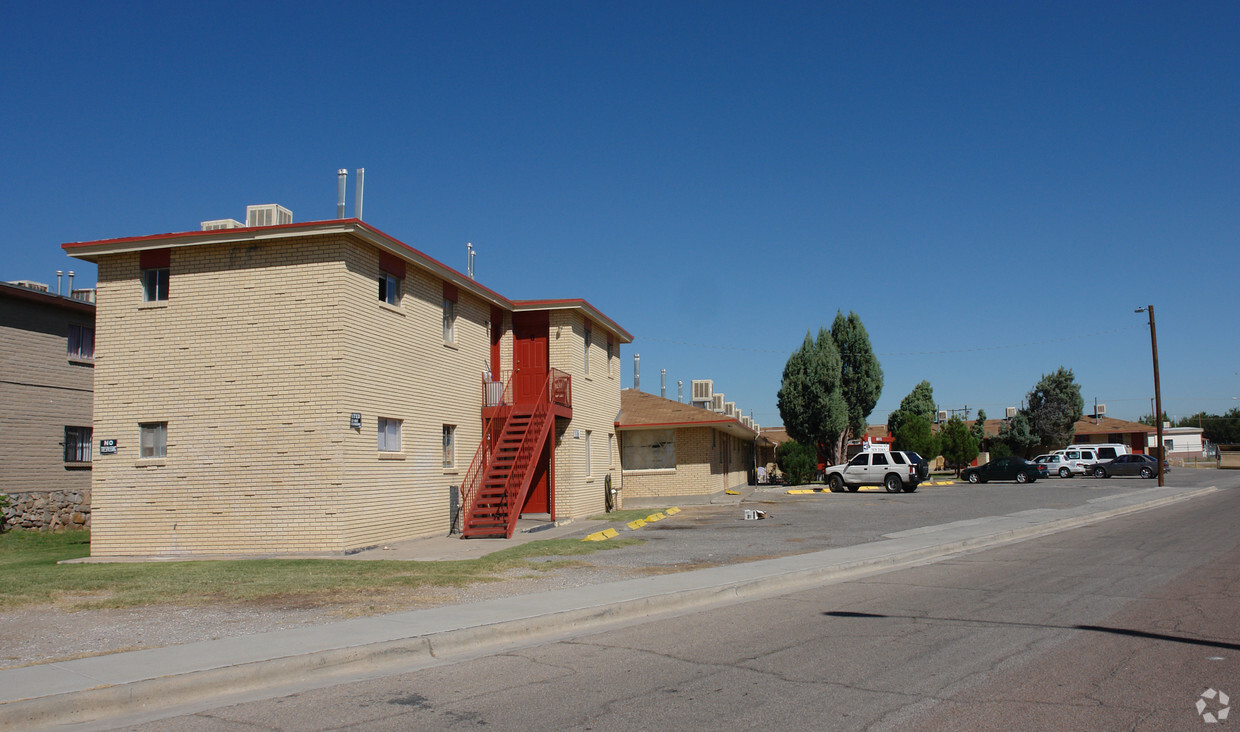 Primary Photo - 8601 Robert Dr