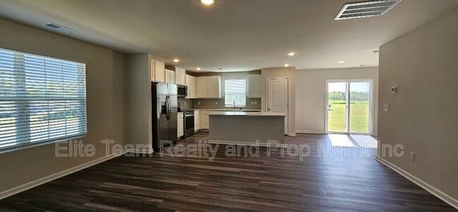 Building Photo - 1615 Cannonball Ln