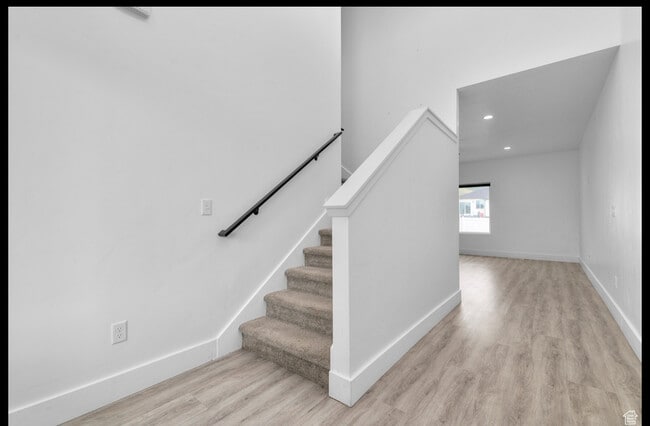 Building Photo - 711 W 660 S