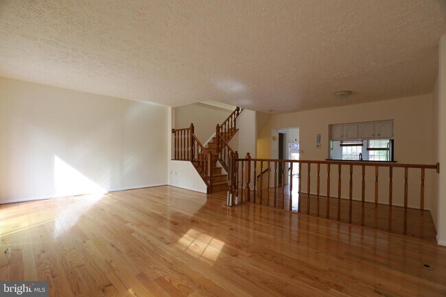 Building Photo - 21 Bayshore Ct