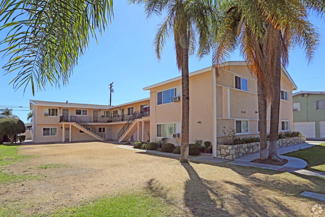 Primary Photo - 9542 Alwood Ave