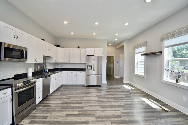 Foto del edificio - 422 Jackson Ave