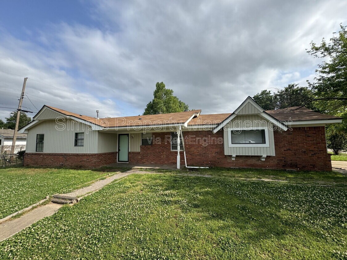 Photo - 1400 Brookdale Dr