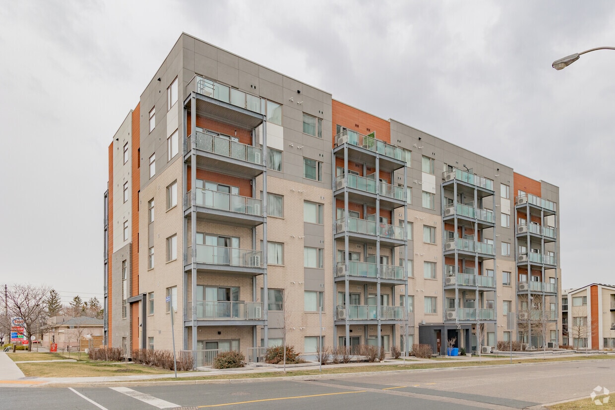 Building Photo - 28 Orchid Place Dr