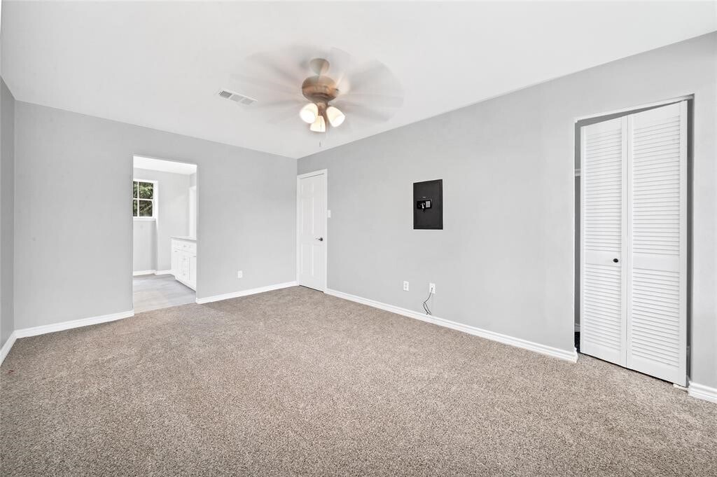 Foto del edificio - 18035 Rolling Creek Dr