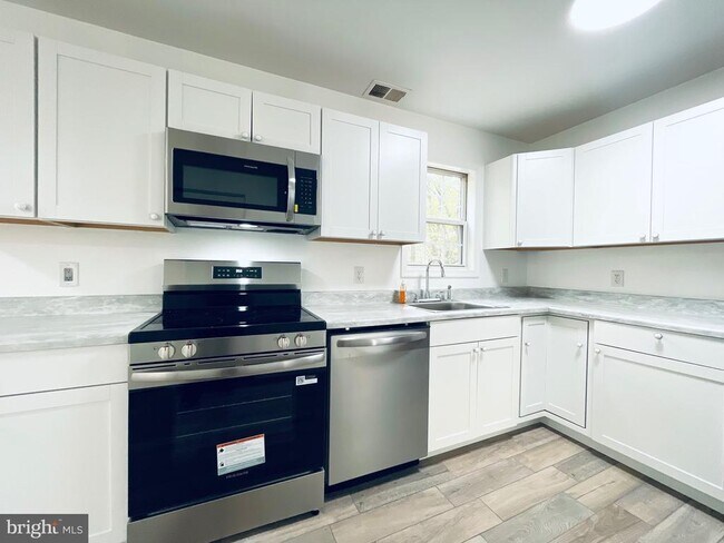 Building Photo - 1226 Country Pl Dr