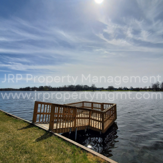 Building Photo - 555 Norvell Beach Dr