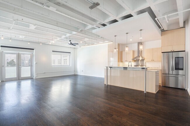 Foto del edificio - Gorgeous 2/2 Condo in the Heart of Midtown...